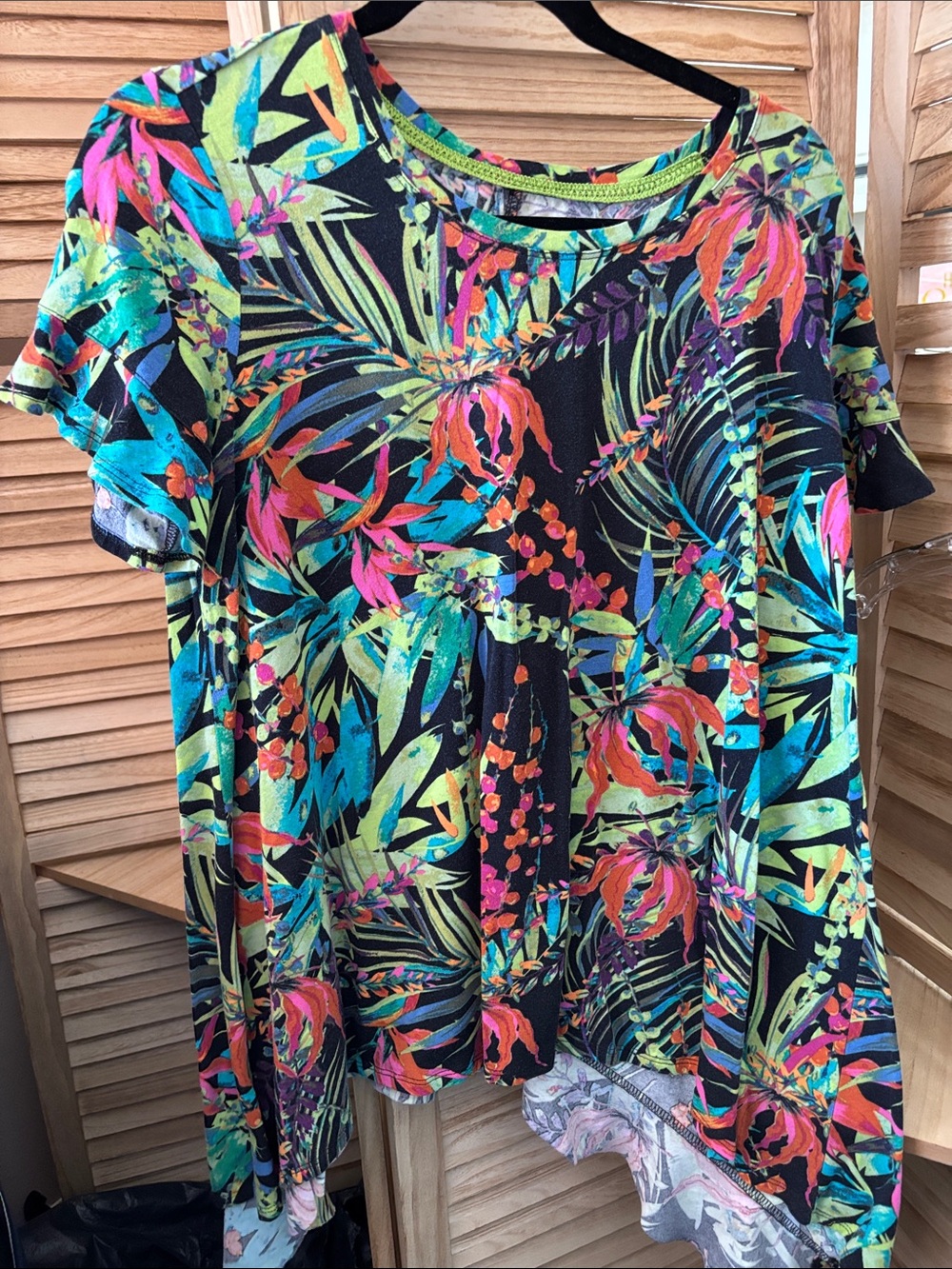 Westbound Tropical Floral Short-Sleeve Top - Black Multi Large